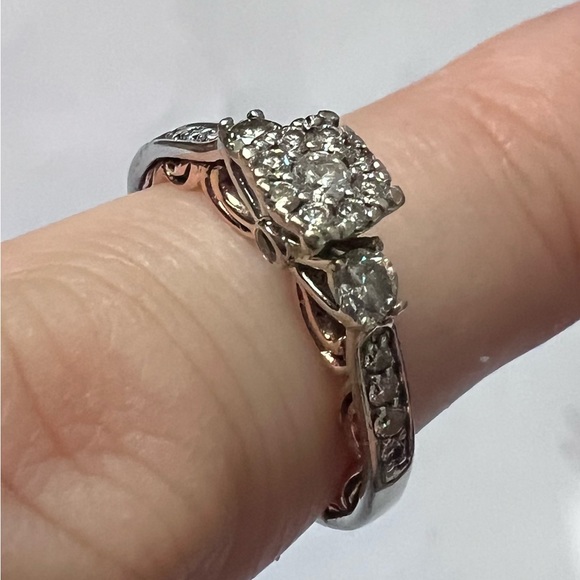 Disney’s Enchanted Cinderella engagement set - Picture 2 of 8